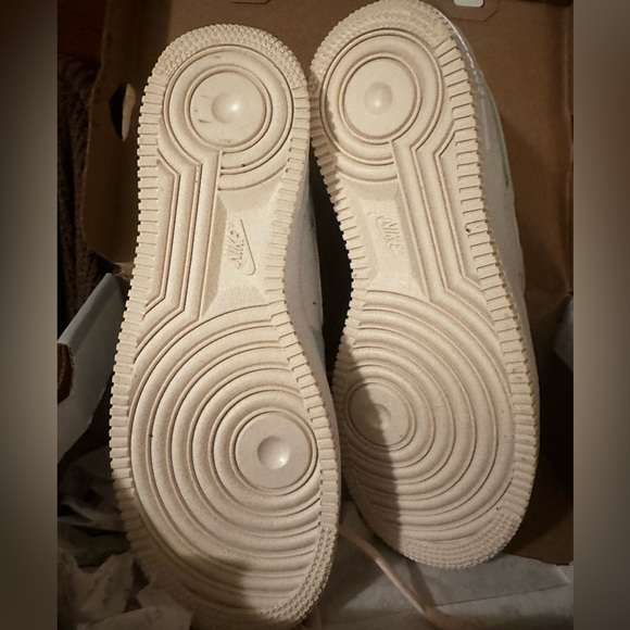 NIKE Air Force 1 (GS 7Y)Women's 8.5) Jade Ice Guava Ice, NEW in Box - Picture 5 of 10